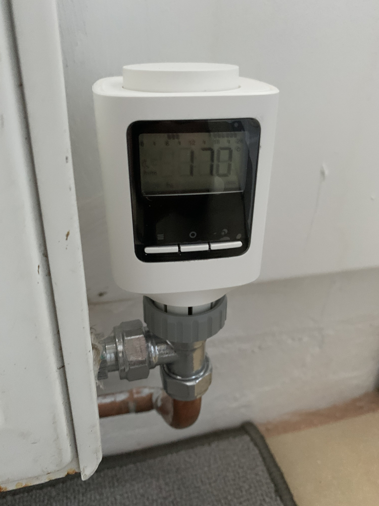 Tuya Smart radiator valve installation