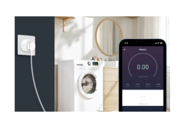 Smart Plug with Power Consumption Statistics